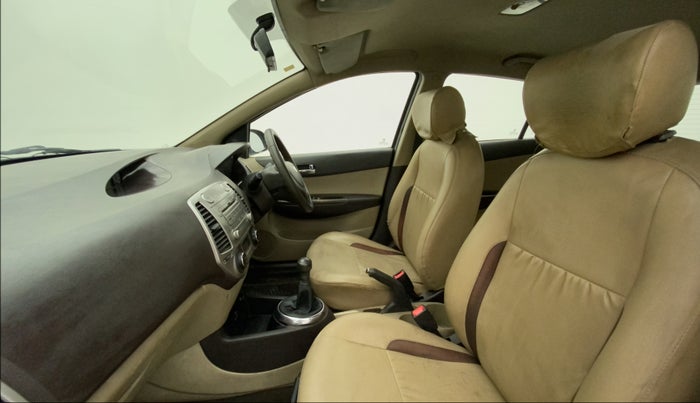 2010 Hyundai i20 MAGNA (O) 1.2, Petrol, Manual, 41,458 km, Right Side Front Door Cabin