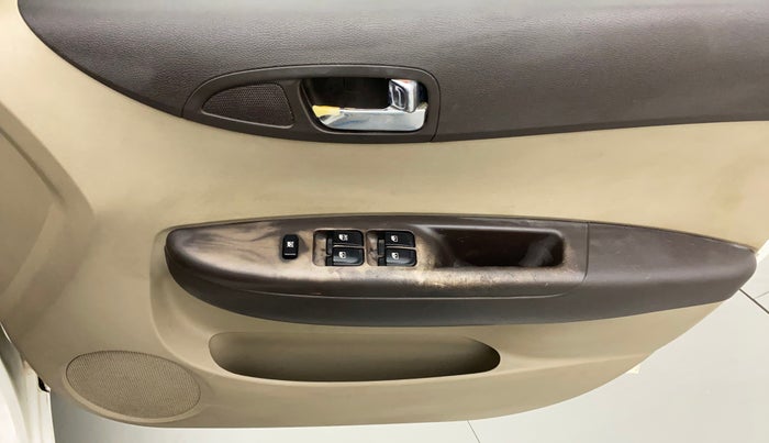 2010 Hyundai i20 MAGNA (O) 1.2, Petrol, Manual, 41,458 km, Driver Side Door Panels Control