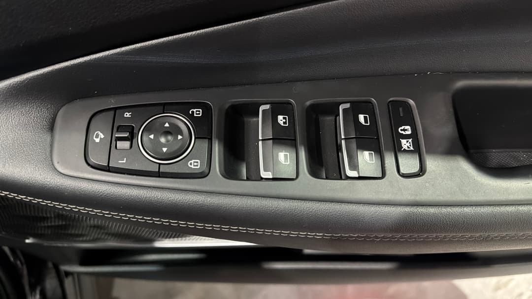 2020 Hyundai Santa Fe Highlander Crdi Blk-bge (AWD), Automatic, 99473 km, Drivers Side Door Panel Controls