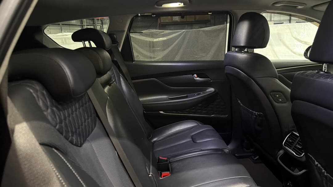 2020 Hyundai Santa Fe Highlander Crdi Blk-bge (AWD), Automatic, 99473 km, Right Side Rear Door Cabin View