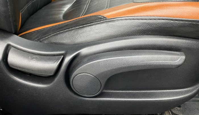 2018 Hyundai Creta 1.6 VTVT SX AUTO, Petrol, Automatic, 51,765 km, Driver Side Adjustment Panel