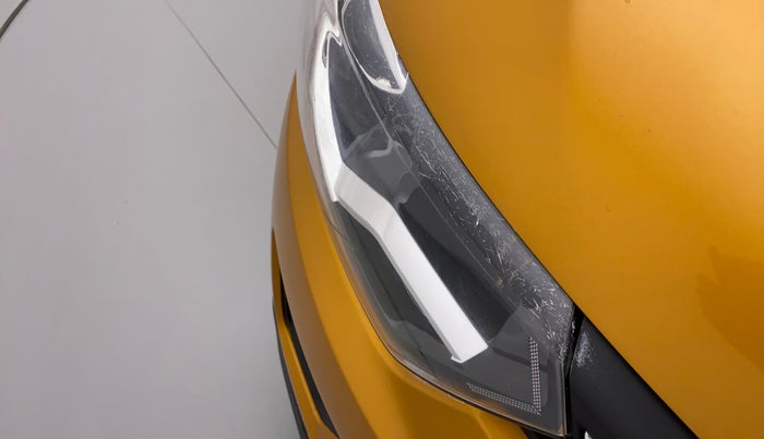 2020 Renault TRIBER RXL MT, Petrol, Manual, 31,314 km, Right headlight - Minor scratches