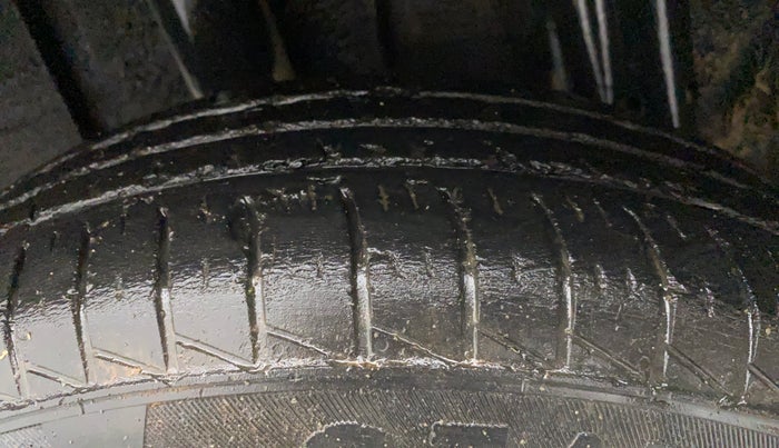 2020 Renault TRIBER RXL MT, Petrol, Manual, 31,314 km, Right Rear Tyre Tread