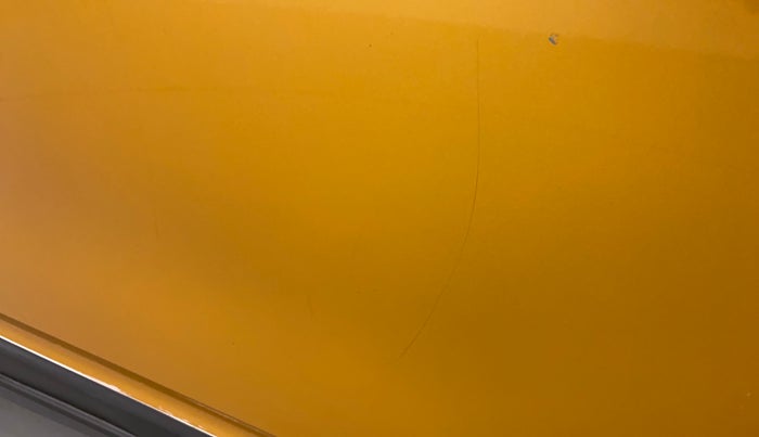 2020 Renault TRIBER RXL MT, Petrol, Manual, 31,314 km, Driver-side door - Minor scratches