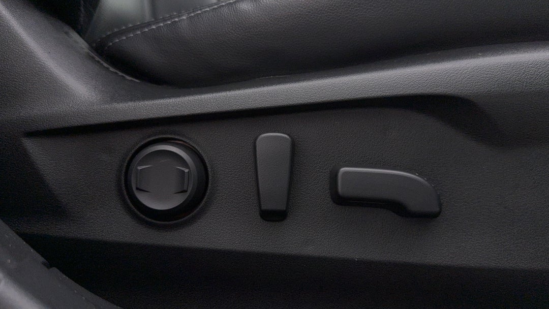 2021 Subaru Outback Awd Touring, Automatic, 62380 km, Drivers Side Adjustment Panel