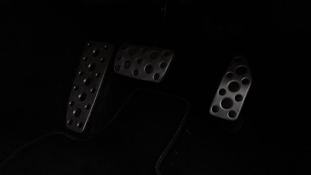 2021 Subaru Outback Awd Touring, Automatic, 62380 km, Pedals and Footmat