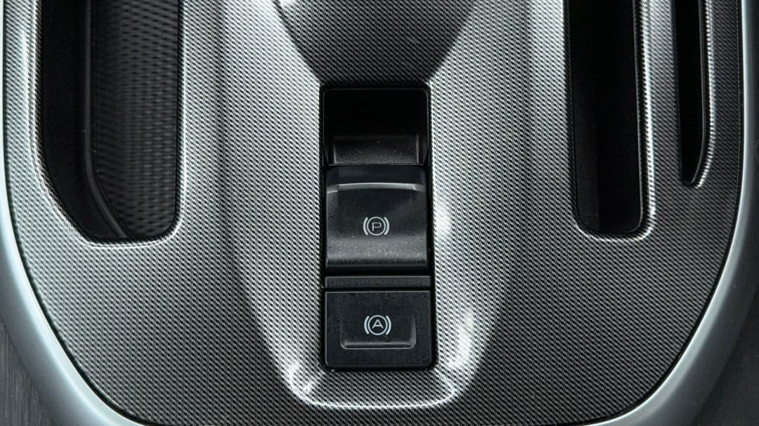 2022 GWM Haval Jolion Ultra, Automatic, 52281 km, Handbrake