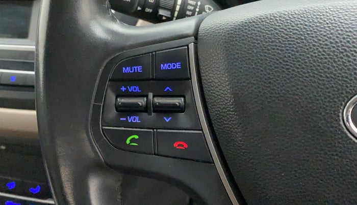 2015 Hyundai Elite i20 ASTA 1.2, Petrol, Manual, 1,20,248 km, Steering wheel - Sound system control not functional