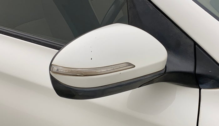2015 Hyundai Elite i20 ASTA 1.2, Petrol, Manual, 1,20,248 km, Right rear-view mirror - Minor scratches