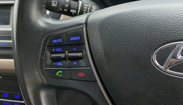 2015 Hyundai Elite i20 ASTA 1.2, Petrol, Manual, 1,20,248 km, Steering wheel - Phone control not functional