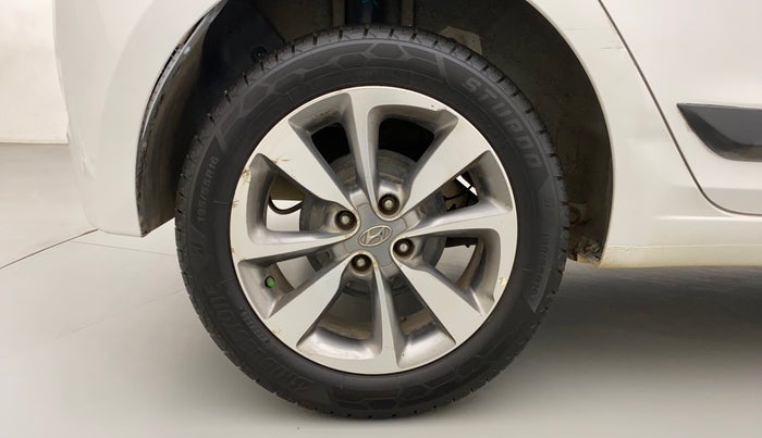 2015 Hyundai Elite i20 ASTA 1.2, Petrol, Manual, 1,20,248 km, Right Rear Wheel
