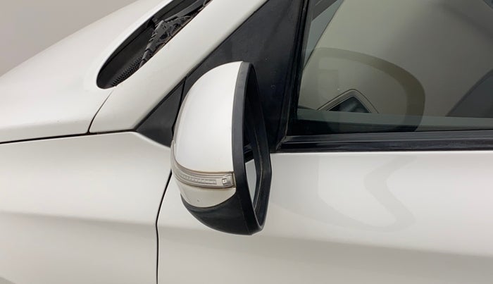 2015 Hyundai Elite i20 ASTA 1.2, Petrol, Manual, 1,20,248 km, Left rear-view mirror - Minor scratches