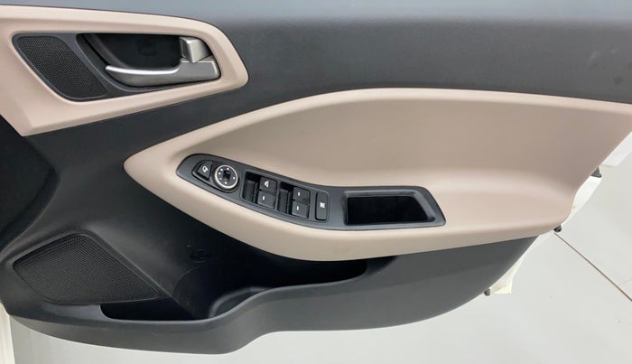 2015 Hyundai Elite i20 ASTA 1.2, Petrol, Manual, 1,20,248 km, Driver Side Door Panels Control