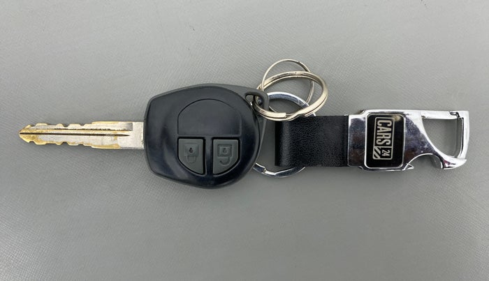 2016 Maruti Swift Dzire VDI ABS, Diesel, Manual, 73,920 km, Key Close Up