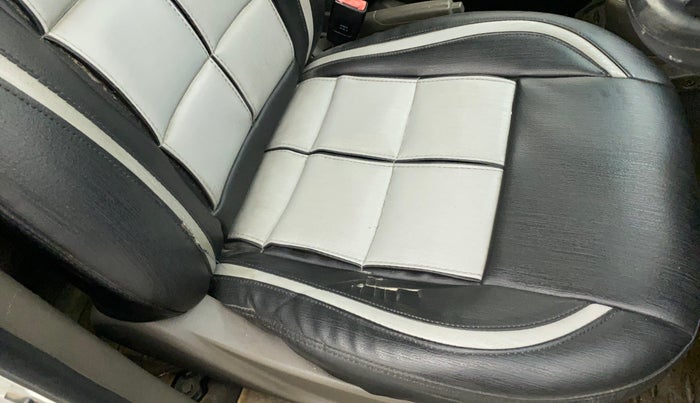 2011 Hyundai i10 SPORTZ 1.2, Petrol, Manual, 69,232 km, Driver seat - Cover slightly torn