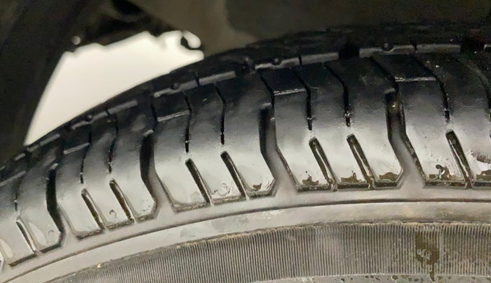 2011 Hyundai i10 SPORTZ 1.2, Petrol, Manual, 69,232 km, Left Front Tyre Tread