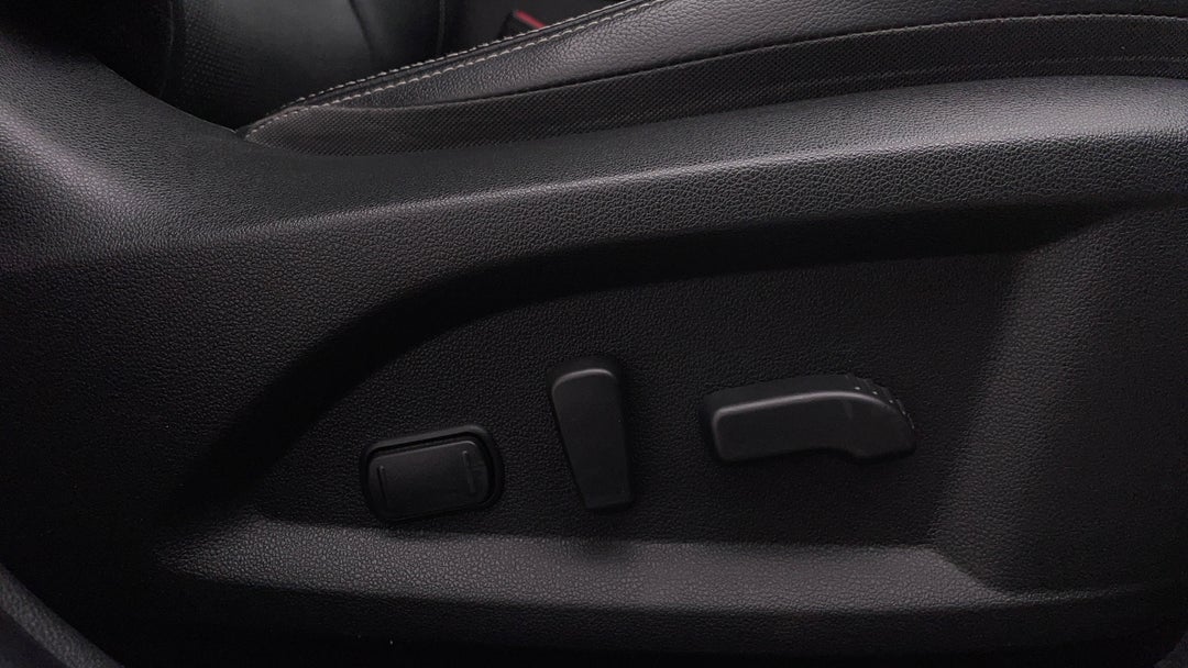 2019 Renault Koleos Intens X-tronic (4x2), Automatic, 79743 km, Drivers Side Adjustment Panel