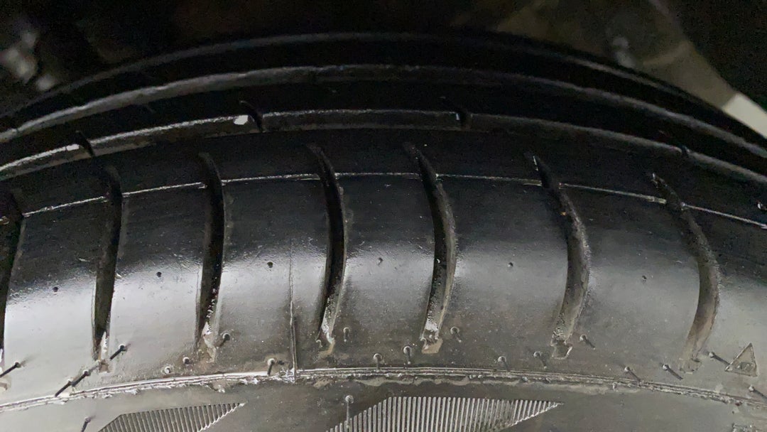 Left Front Tyre Tread