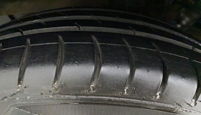 2020 Hyundai AURA S CNG, CNG, Manual, 73,189 km, Right Rear Tyre Tread