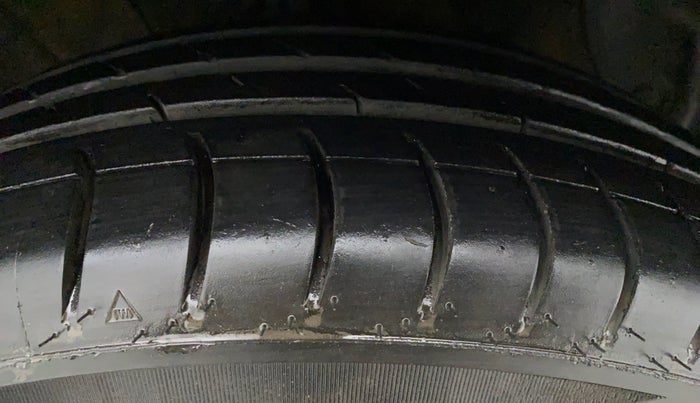 2020 Hyundai AURA S CNG, CNG, Manual, 73,189 km, Right Front Tyre Tread