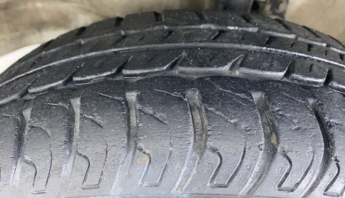 2018 Maruti Wagon R 1.0 VXI, Petrol, Manual, 19,064 km, Left Front Tyre Tread