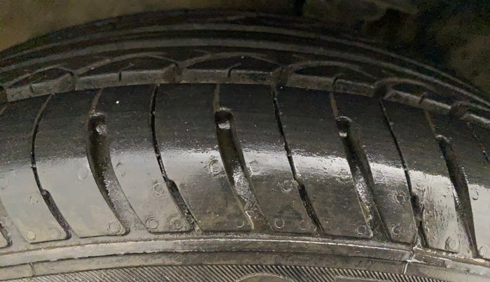 2017 Maruti IGNIS DELTA 1.2, Petrol, Manual, 43,162 km, Right Rear Tyre Tread