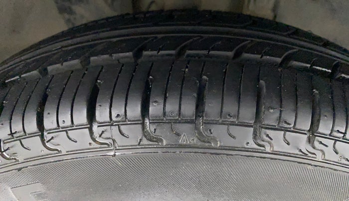 2019 Renault Kwid RXT 1.0 (O), Petrol, Manual, 55,552 km, Right Front Tyre Tread