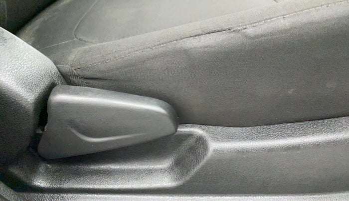 2019 Renault Kwid RXT 1.0 (O), Petrol, Manual, 55,591 km, Driver Side Adjustment Panel