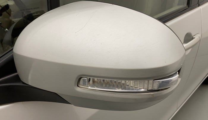 2016 Maruti Ertiga VXI ABS, Petrol, Manual, 56,267 km, Left rear-view mirror - Indicator light not working