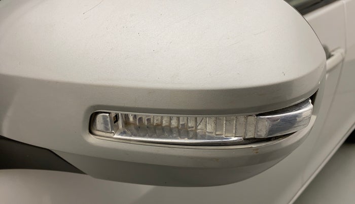 2016 Maruti Ertiga VXI ABS, Petrol, Manual, 56,267 km, Left rear-view mirror - Indicator light has minor damage