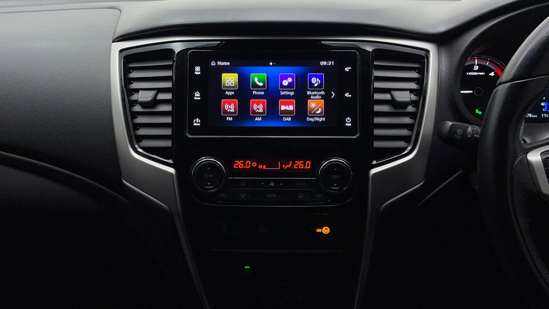 2019 Mitsubishi Triton Gls (4x4), Automatic, 55478 km, Center Console