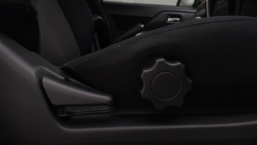 2019 Mitsubishi Triton Gls (4x4), Automatic, 55478 km, Drivers Side Adjustment Panel