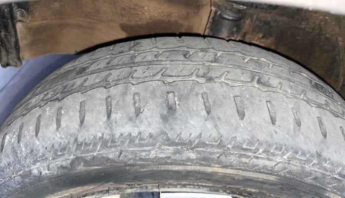 2013 Maruti Wagon R 1.0 VXI, Petrol, Manual, 29,475 km, Left Front Tyre Tread