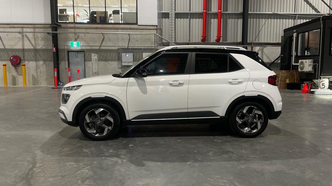 2023 Hyundai Venue Elite (black) Two-tone Roof, Automatic, 33154 km, Left Side View