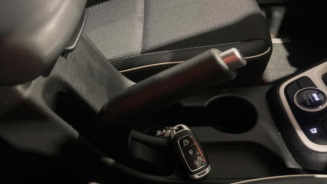 2023 Hyundai Venue Elite (black) Two-tone Roof, Automatic, 33154 km, Handbrake