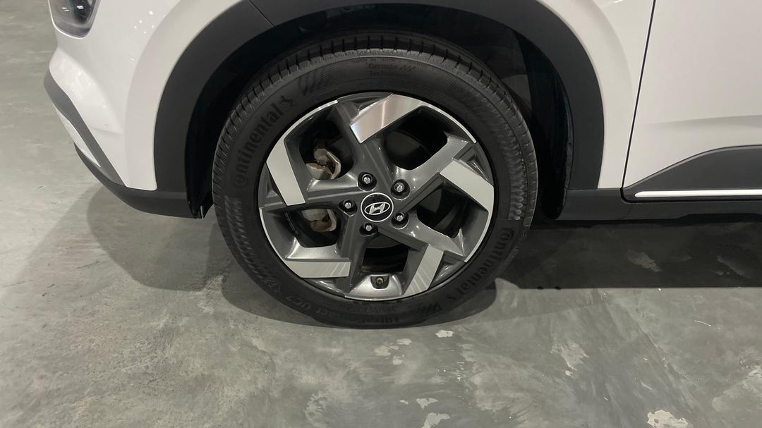 2023 Hyundai Venue Elite (black) Two-tone Roof, Automatic, 33154 km, Left Front Wheel