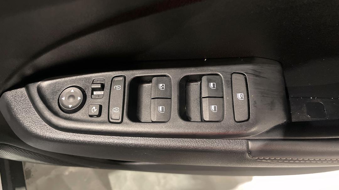 2023 Hyundai Venue Elite (black) Two-tone Roof, Automatic, 33154 km, Drivers Side Door Panel Controls