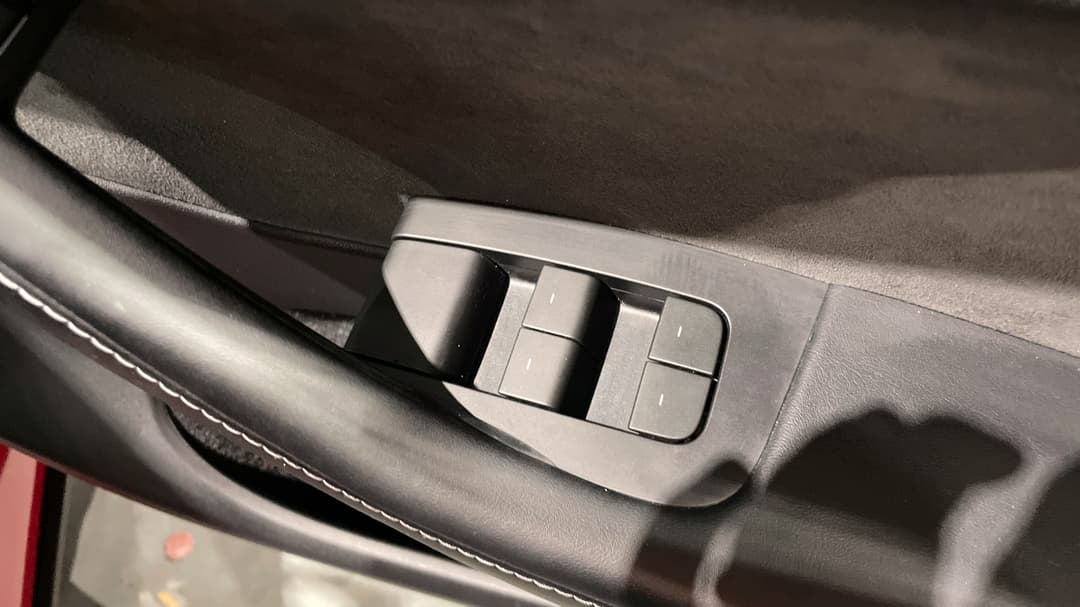 2023 Tesla Model Y Rear-wheel Drive, Automatic, 40310 km, Drivers Side Door Panel Controls