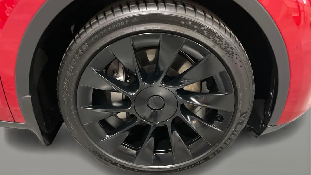 2023 Tesla Model Y Rear-wheel Drive, Automatic, 40310 km, Right Front Wheel