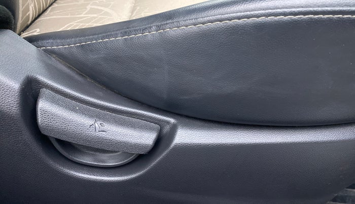 2019 Hyundai Grand i10 MAGNA 1.2 KAPPA VTVT, Petrol, Manual, 14,719 km, Driver Side Adjustment Panel