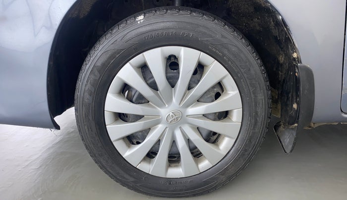 2014 Toyota Etios Liva G, Petrol, Manual, 25,919 km, Left Front Wheel