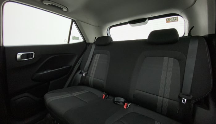 2022 Hyundai VENUE SX PLUS 1.0 TURBO DCT, Petrol, Automatic, 22,411 km, Right Side Rear Door Cabin
