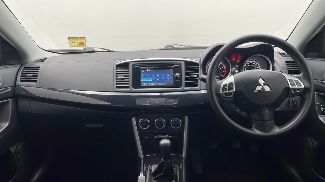 2017 Mitsubishi Lancer Es Sport, Manual, 73077 km, Dashboard View