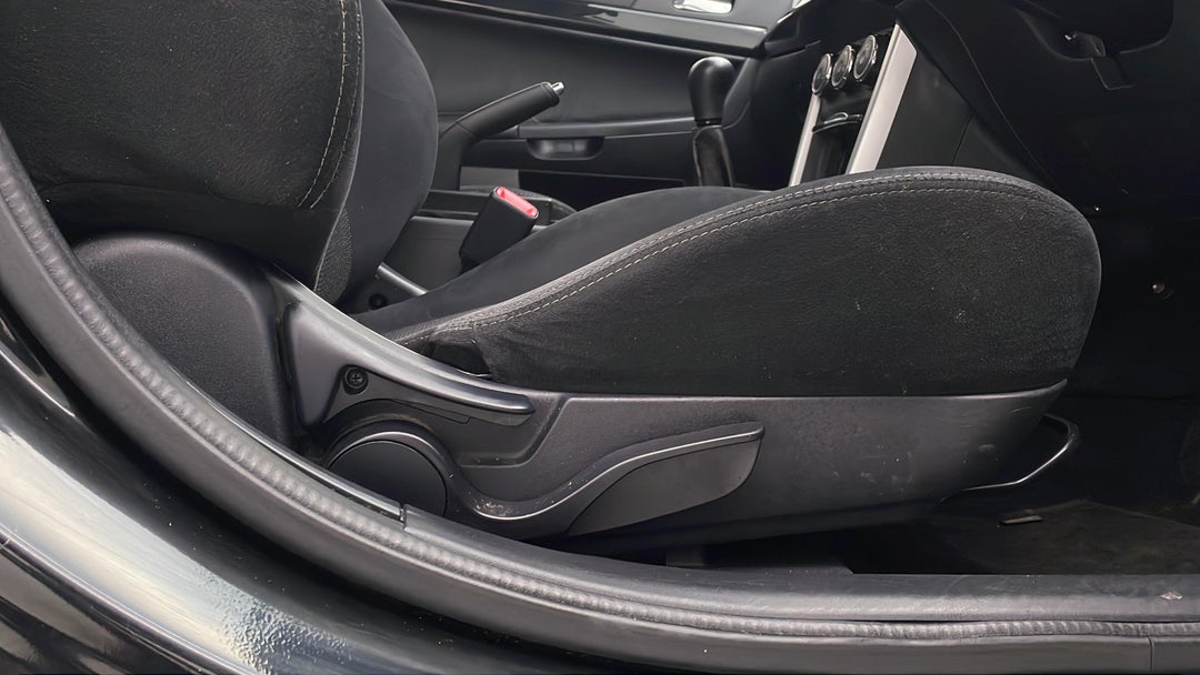 2017 Mitsubishi Lancer Es Sport, Manual, 73077 km, Drivers Side Adjustment Panel