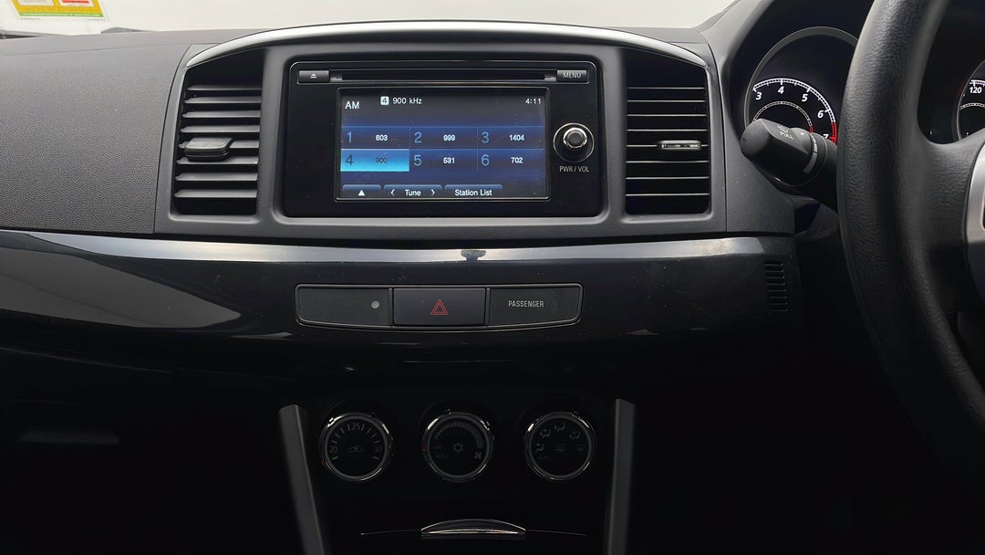 2017 Mitsubishi Lancer Es Sport, Manual, 73077 km, Center Console