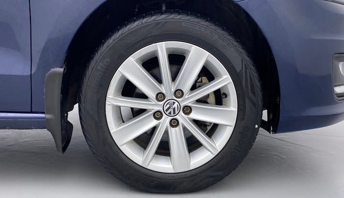 2015 Volkswagen Vento HIGHLINE PETROL, Petrol, Manual, 26,435 km, Right Front Wheel