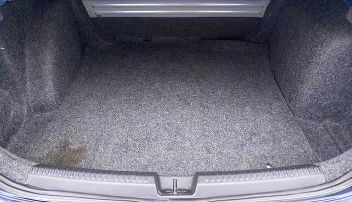 2015 Volkswagen Vento HIGHLINE PETROL, Petrol, Manual, 26,435 km, Boot Inside