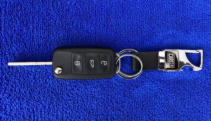 2015 Volkswagen Vento HIGHLINE PETROL, Petrol, Manual, 26,435 km, Key Close Up