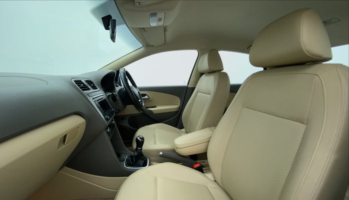 2015 Volkswagen Vento HIGHLINE PETROL, Petrol, Manual, 26,435 km, Right Side Front Door Cabin