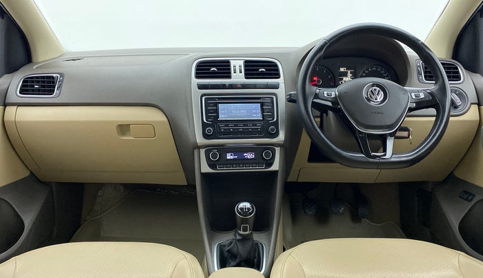 2015 Volkswagen Vento HIGHLINE PETROL, Petrol, Manual, 26,435 km, Dashboard